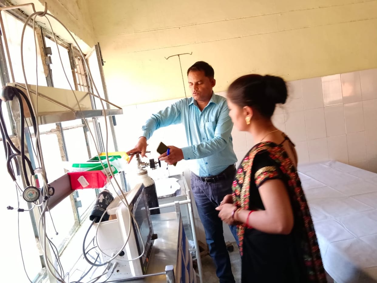 Bike riding miscreants robbed the health worker
