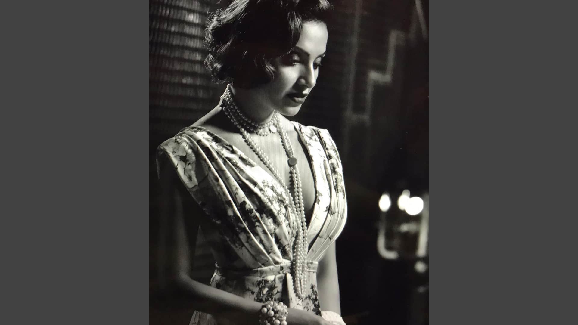 Good Luck Jerry Actress  Janhvi Kapoor  bold look and Sunny Leone glamorous pics today celebrity update in 10 pictures