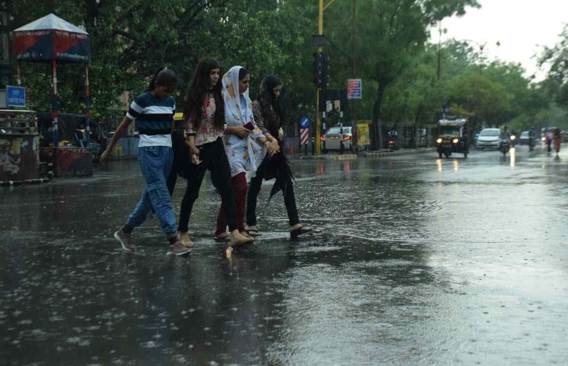 Seven mm rain gave relief from heat