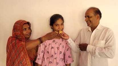 UP Board 10th Result 2022 Girls Topper List Sanskriti Thakur, Kiran Kushwaha Passing Percentage