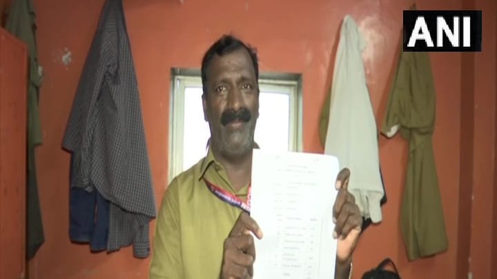 Maharashtra Board 10th Result: 50 year old bmc sweeper kunchikorve mashanna ramappa passes 10th board exam