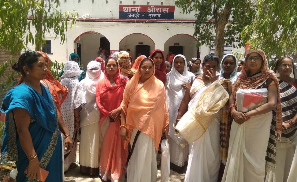 Ashas demonstrated at the police station on indecency with a partner