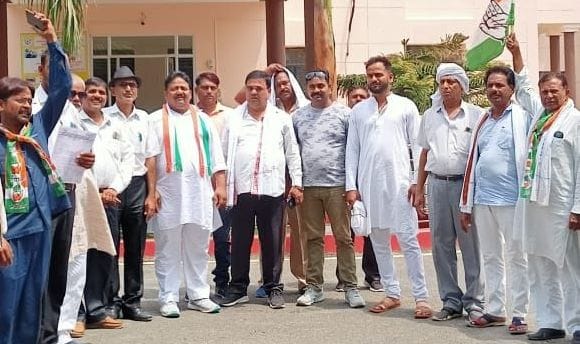 Kanpur Dehat : Congress workers protest against ED's questioning of Rahul Gandhi, send memorandum to President