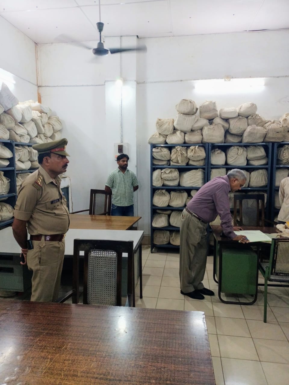 Threatened commissioner in Sada and Irrigation Department office