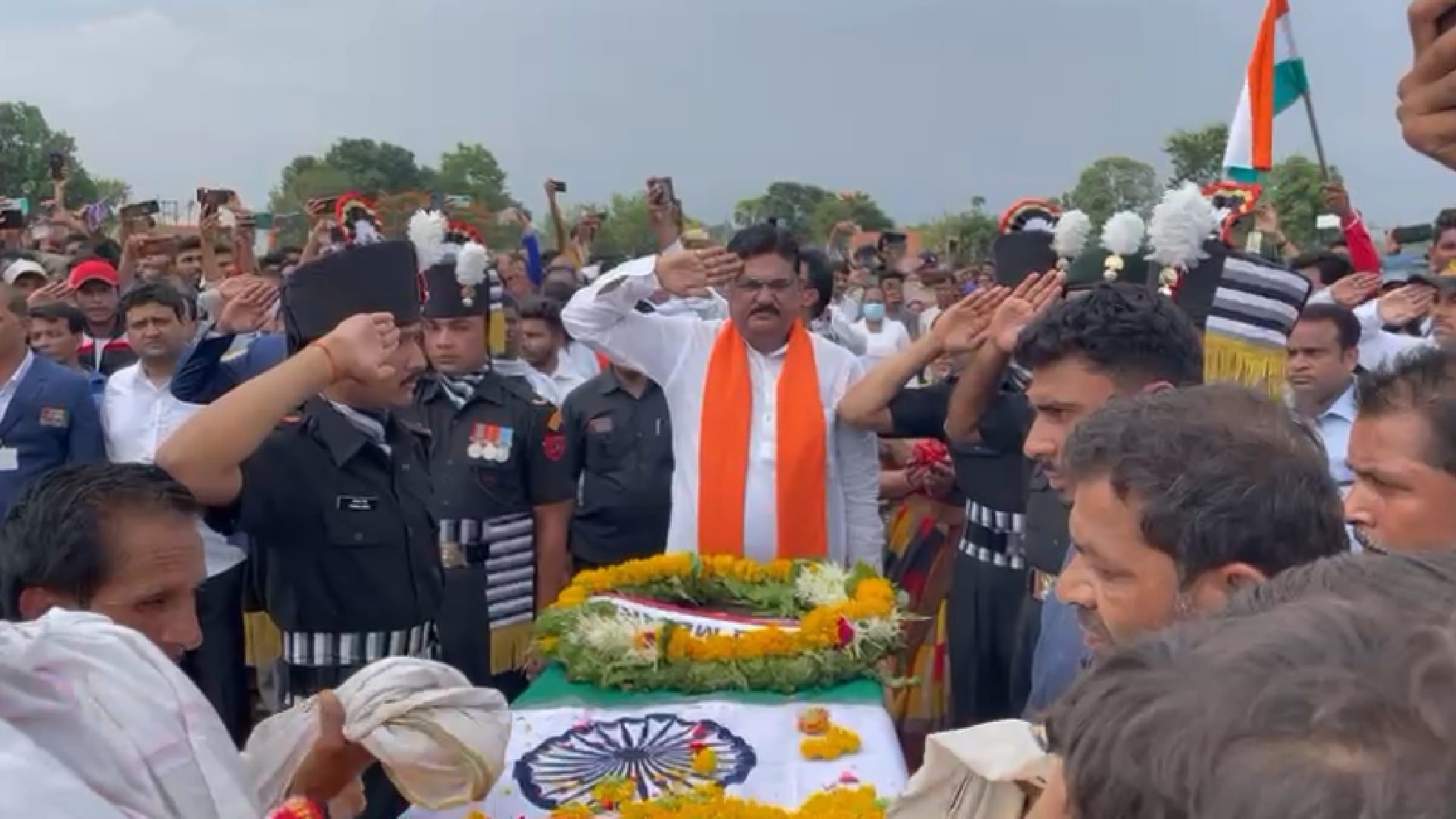 Chhindwara: Martyr Bharat Yaduvanshi of Madhya Pradesh was given a final farewell with respect in Baramulla,