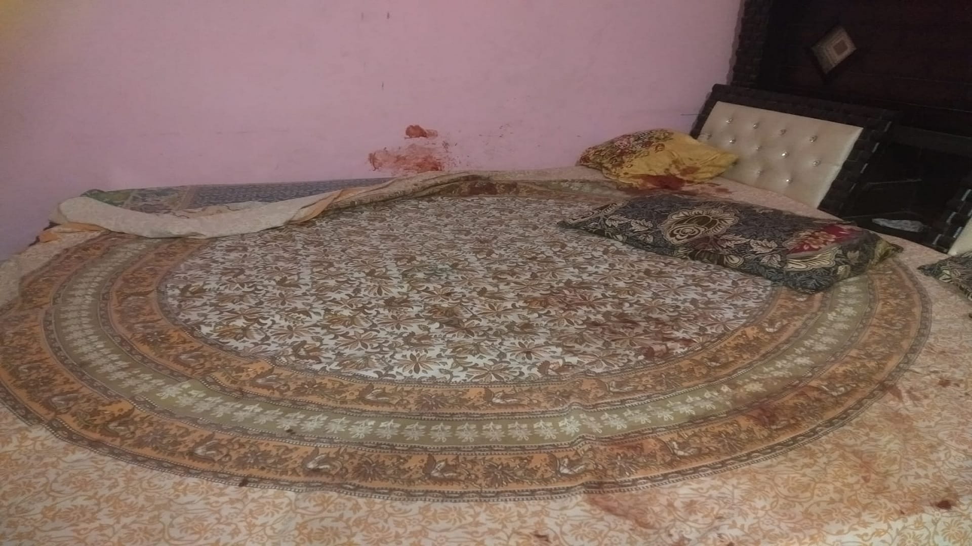 shahjahanpur murder The woman reading Namaz was killed by a neighboring youth with a sharp weapon