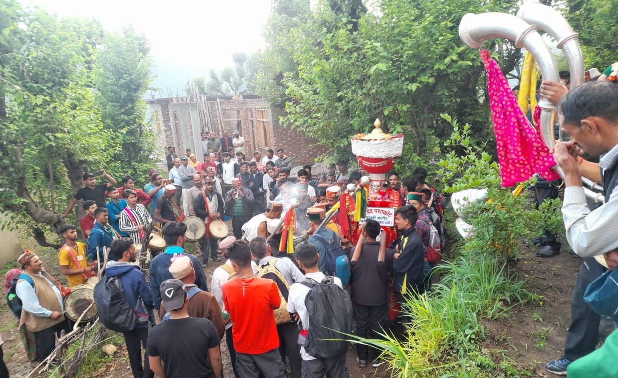 Karaldi fair begins with the arrival of Dev Pashakot