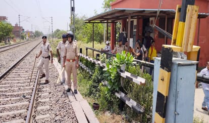 Agnipath Scheme Protest Youth attacked at Zamania station in Ghazipur stone pelting on goods train  RPF jawans injured