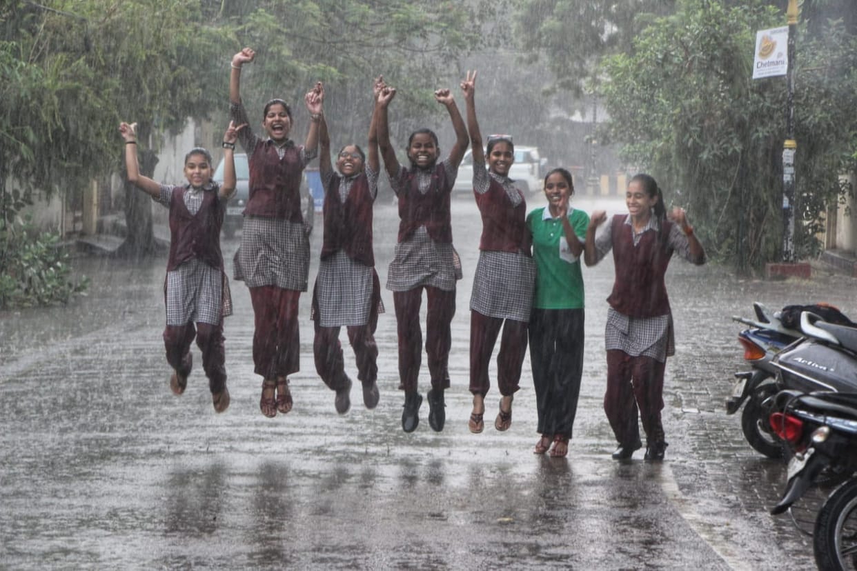 Weather Update Varanasi Rain after wind  storm temperature also dropped