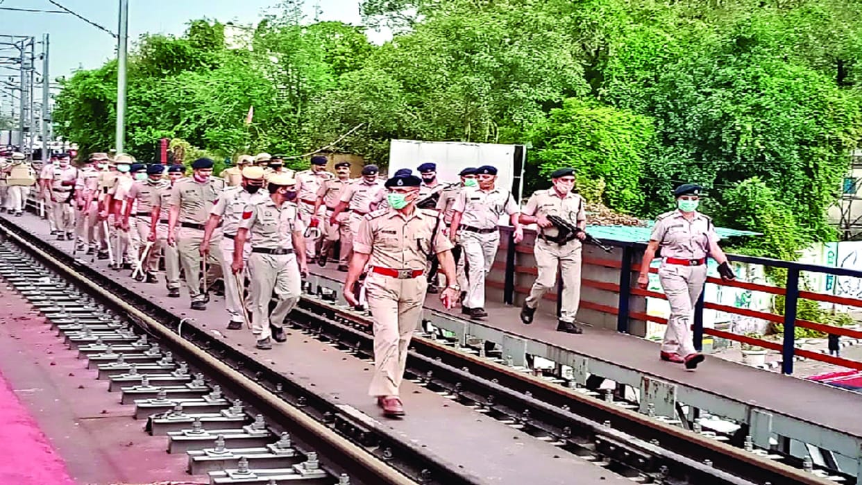 Agnipath Scheme: High alert at stations in the city battling protests, flag march of police, common citizens upset
