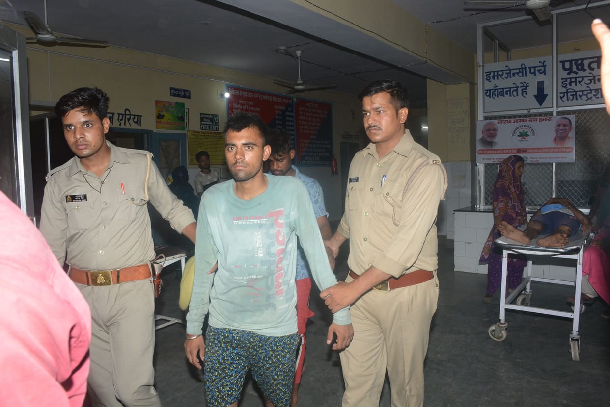 Aligarh: Rumors spread across the district, Tappal back on track on the second day