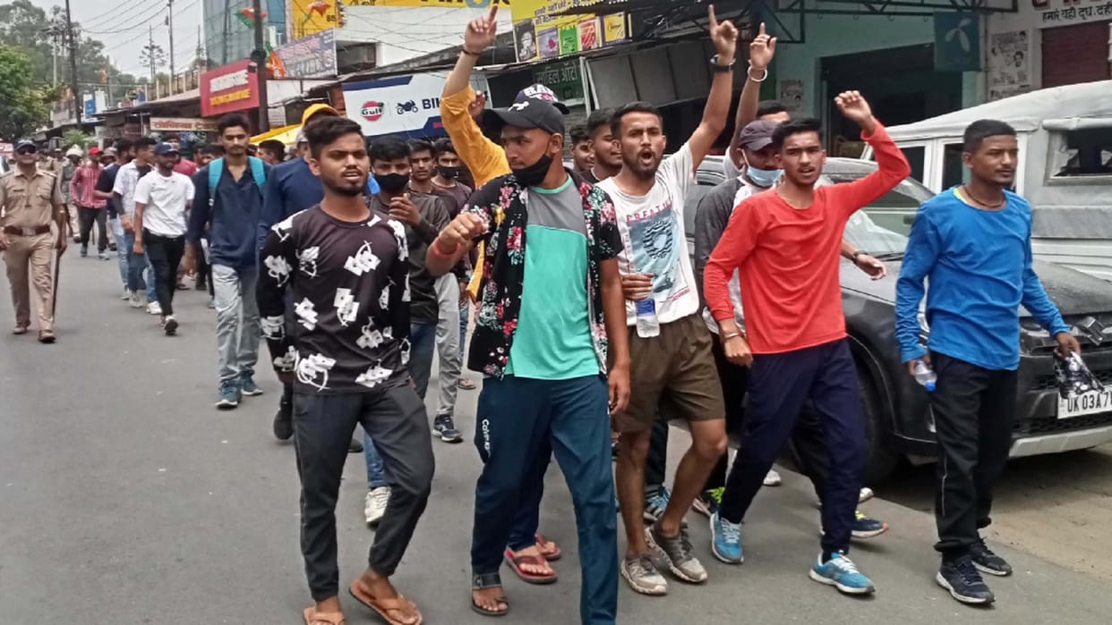 Students demonstrated in Uttarakhand regarding Agnipath scheme burnt effigy of Prime Minister Narendra Modi