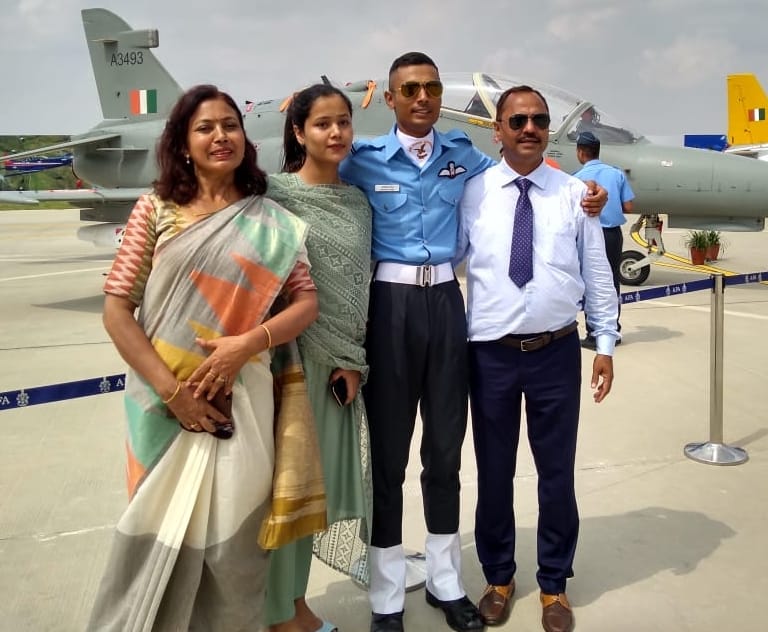 Divyansh Rana of Siddhbari became a pilot in the Indian Air Force