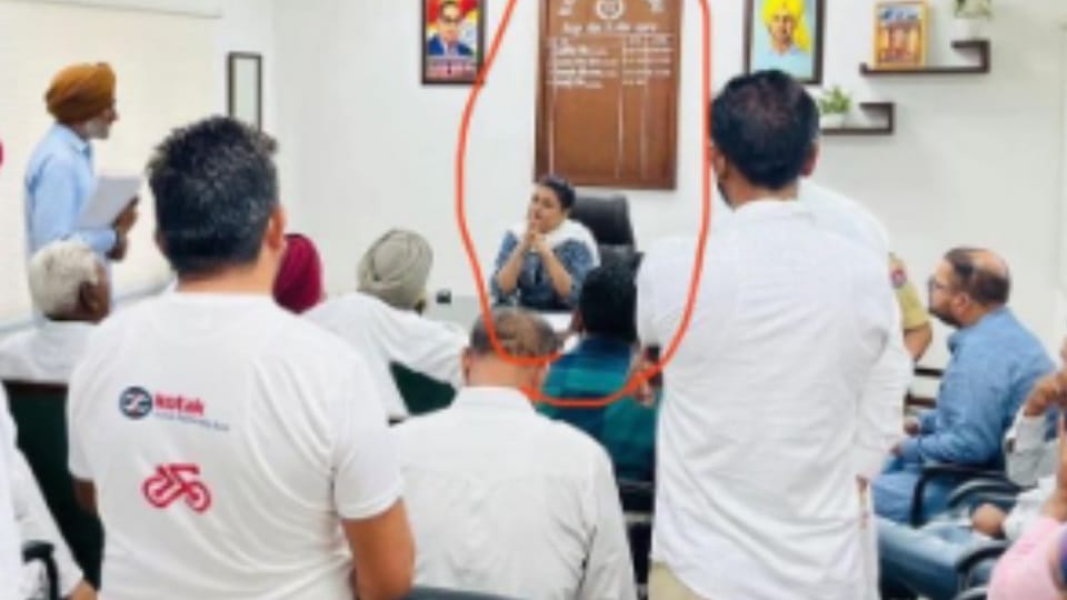 Photo of MLA Anmol Gagan Mann sits on chair of DSP in Kharar goes viral