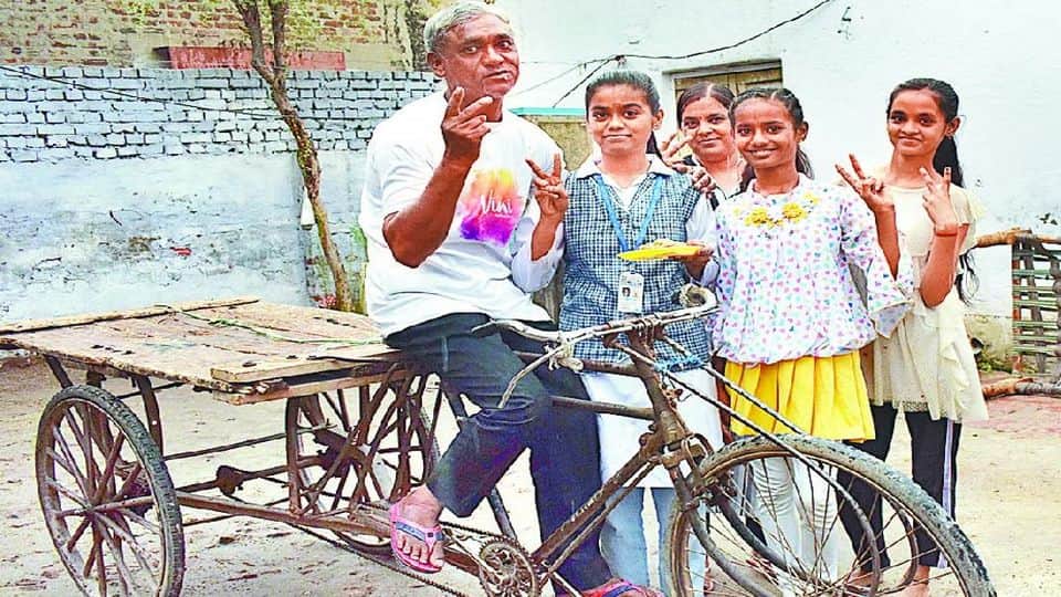 UP Board Result 2022 Agra slum boy Sher Ali Khan passed the high school exam with first division