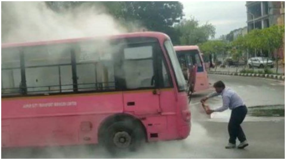 Fire in bus full of passengers Jaipur Rajasthan