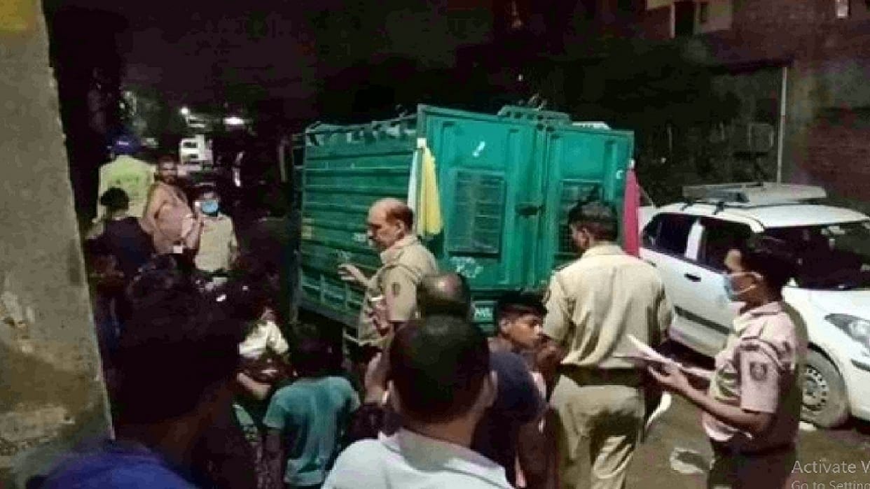 A woman living in live in relationship murdered in Bhalswa area of Delhi and police arrested accused