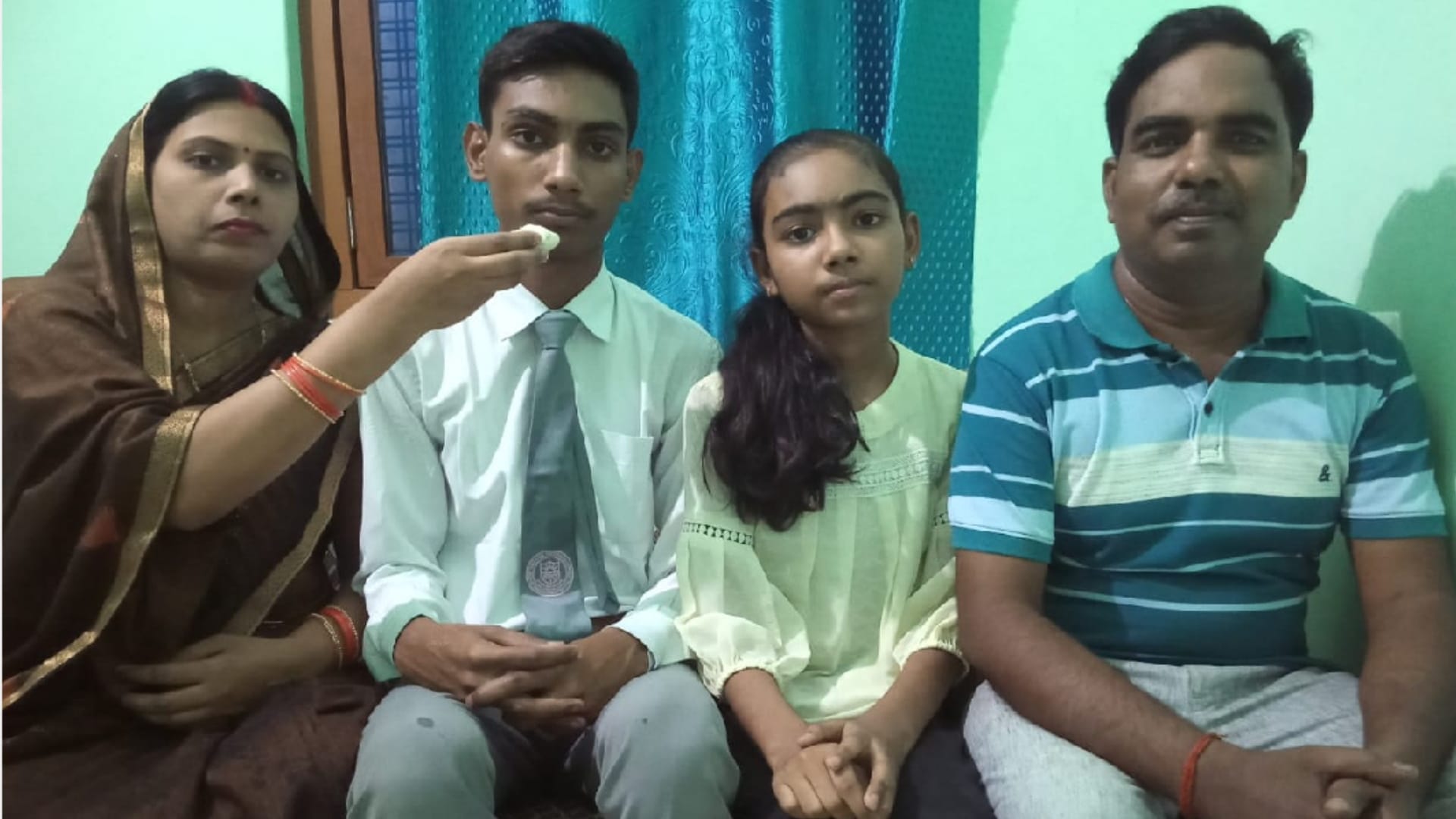 UP Board Result 2022 Gorakhpur topper story