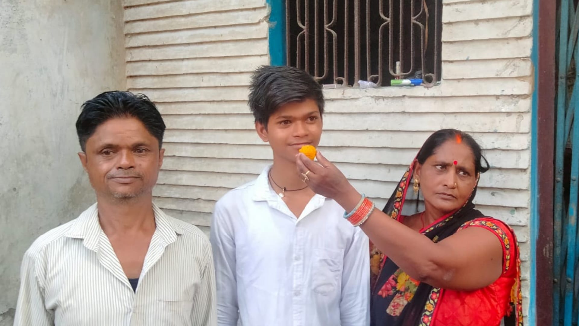 UP Board Result 2022 Gorakhpur topper story