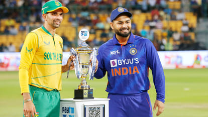 Religion and spirituality  strength of Keshav Maharaj in difficult times, DJ plays Ram Siyaram on his entry
