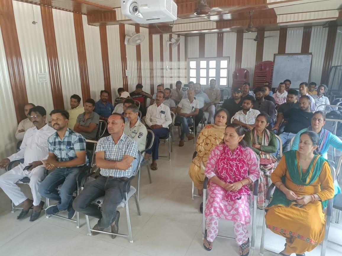 Jila Parishad employees will go on strike for not merging in the department till 24