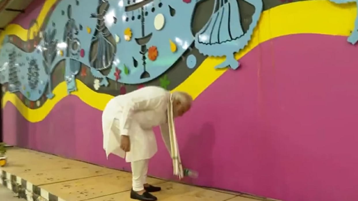 PM Modi picks up litter during Pragati Maidan transit corridor inauguration