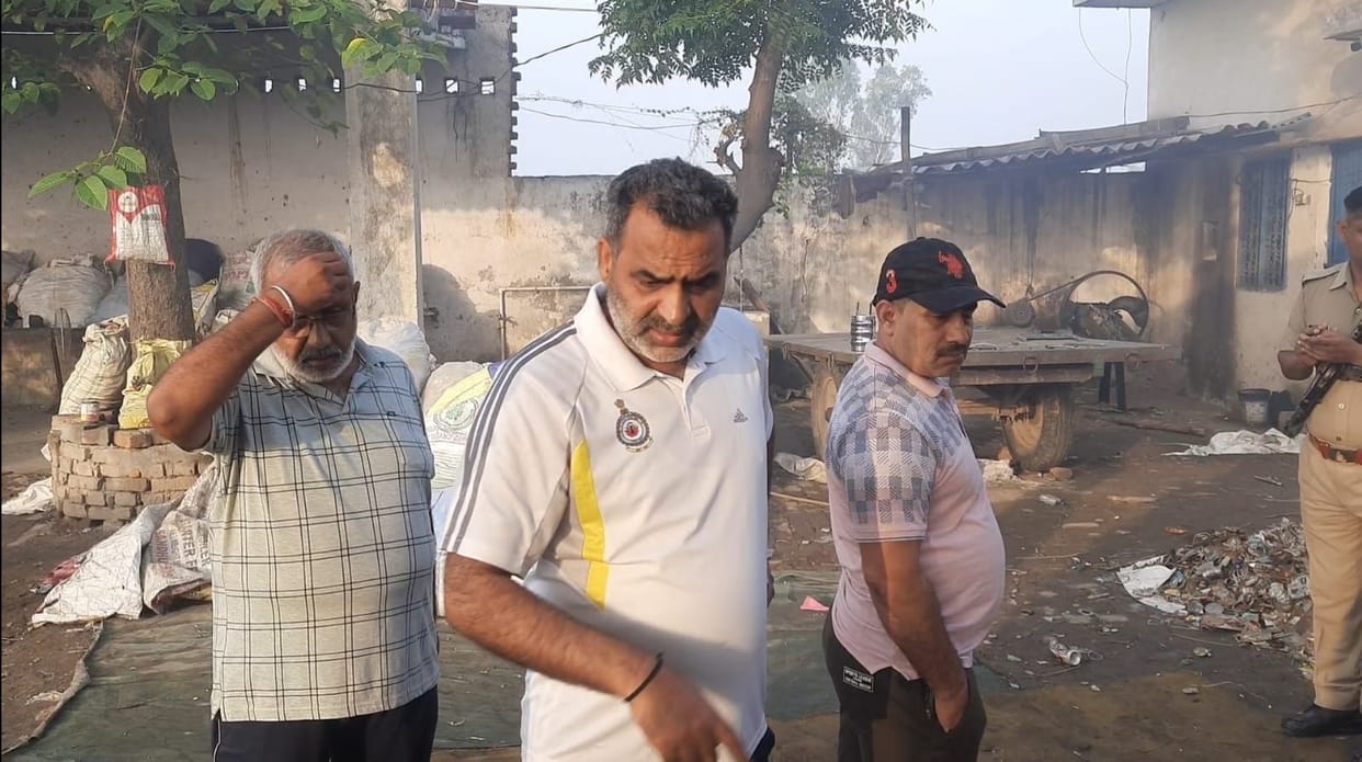 Administration kept shutting eyes, Union minister caught illegal factory