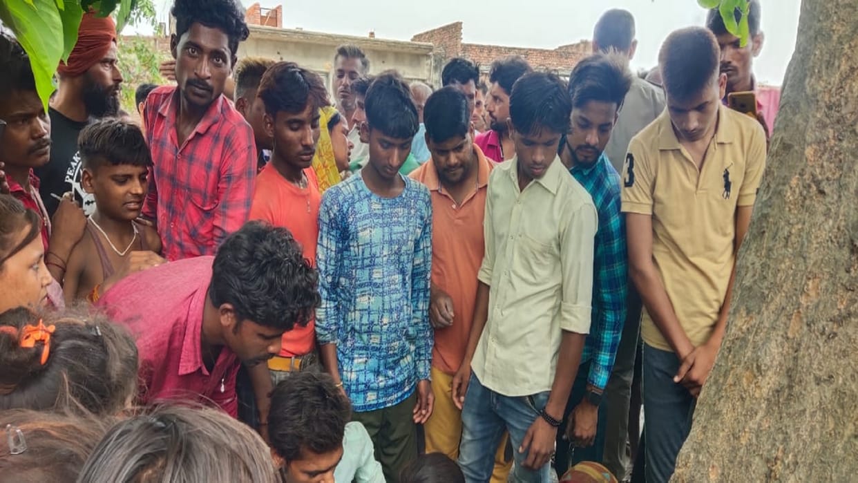 overspeeding car hits locals and a tree two dies in accident