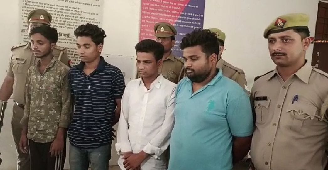 Gang who cheated by scanning debit card busted, four arrested