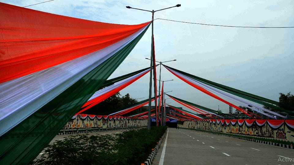 pragati maidan tunnel hi-tech in every respect world largest artefacts made on its walls