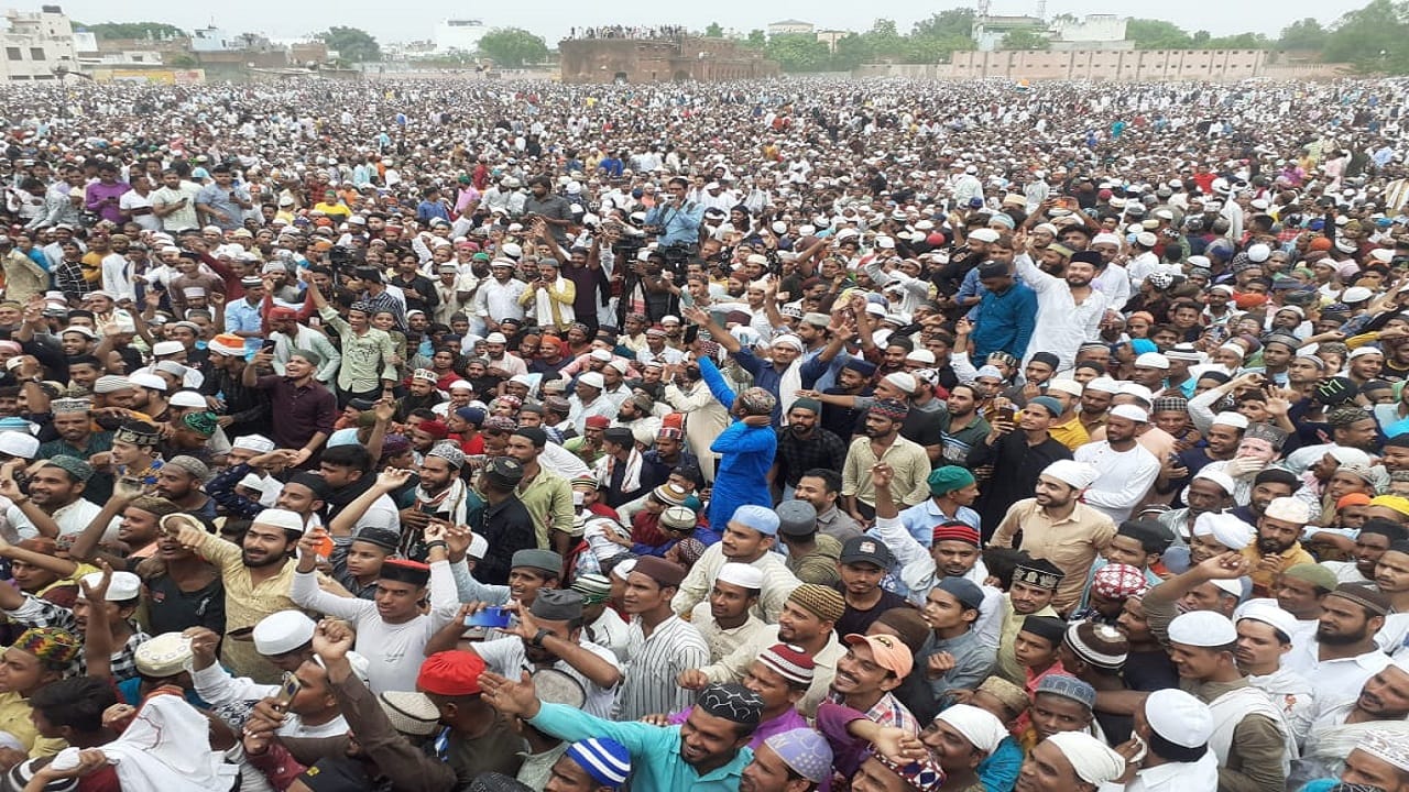 Maulana Tauqir Raza protested in Bareilly regarding arrest of Nupur Sharma