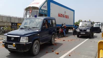 मलपुरा में पुलिस की गाड़ियों पर हुआ था पथराव