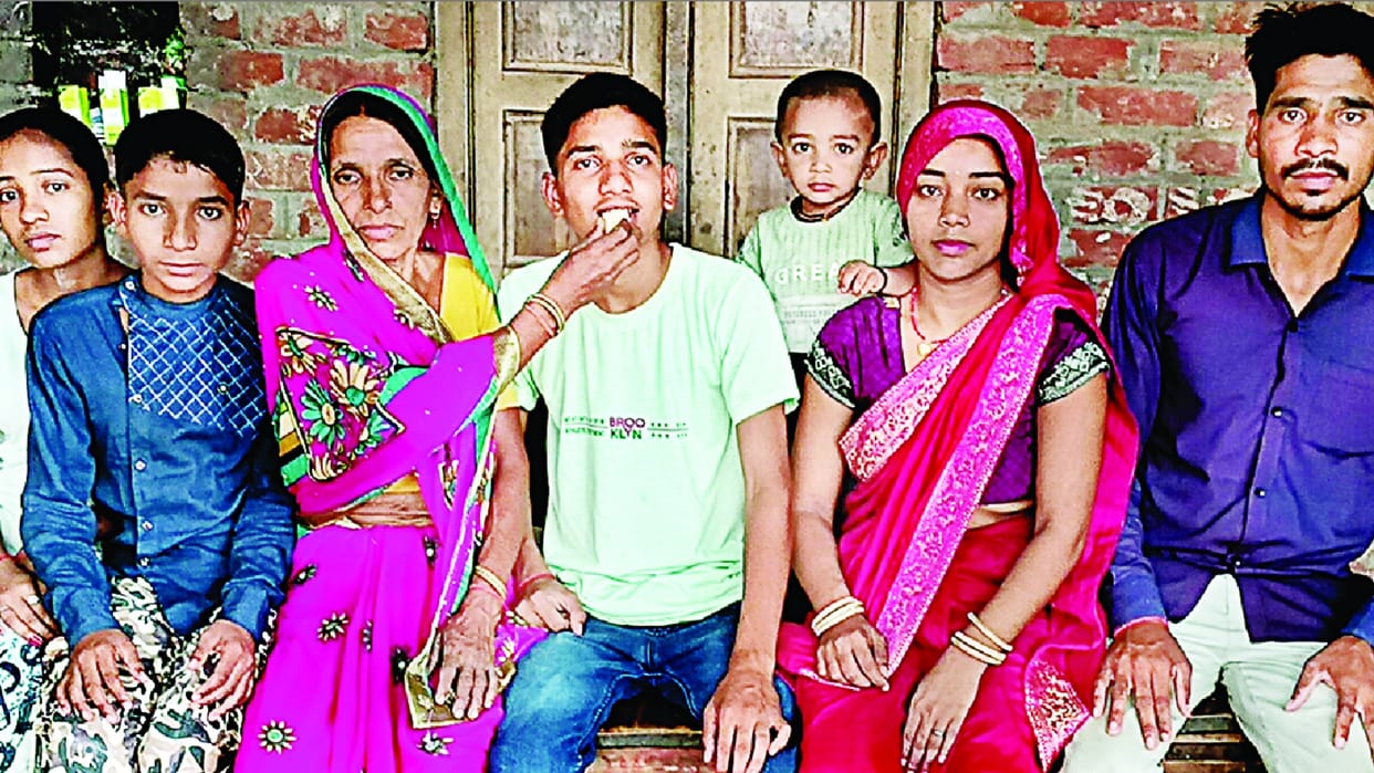 Suresh kumar becomes the fifth topper of Raebareli