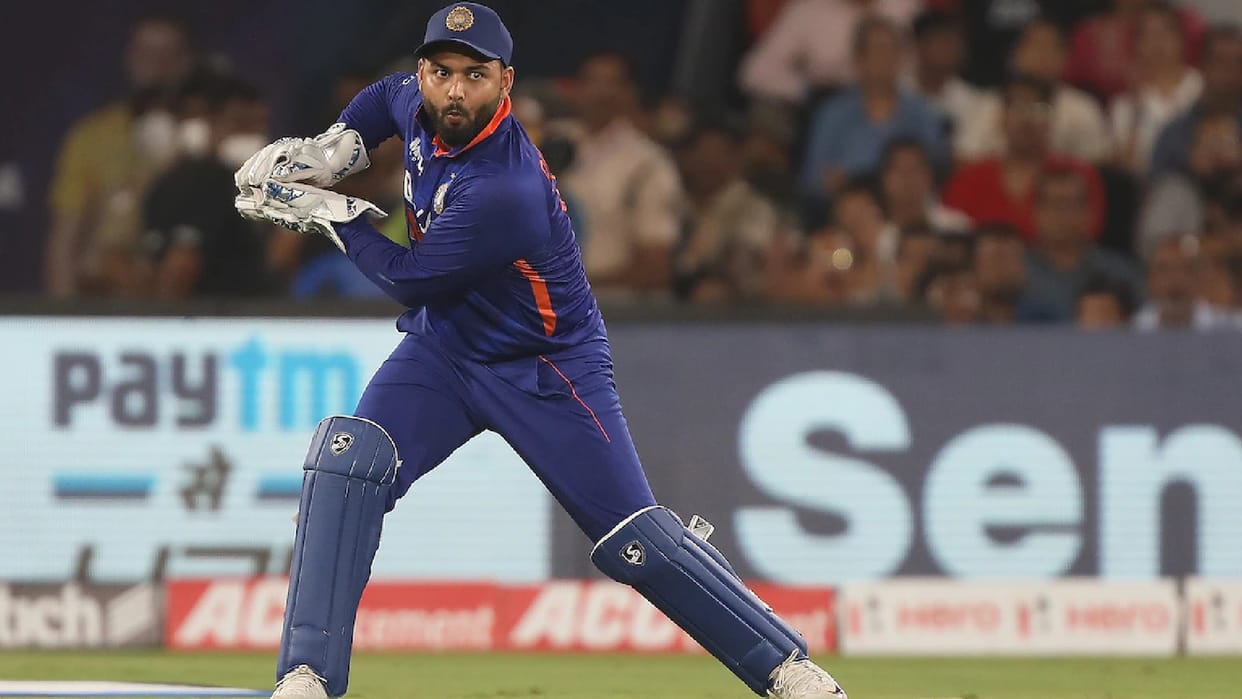IND vs SA Pakistani player Danish Kaneria raised questions on Rishabh Pant fitness said he is fat cannot sit