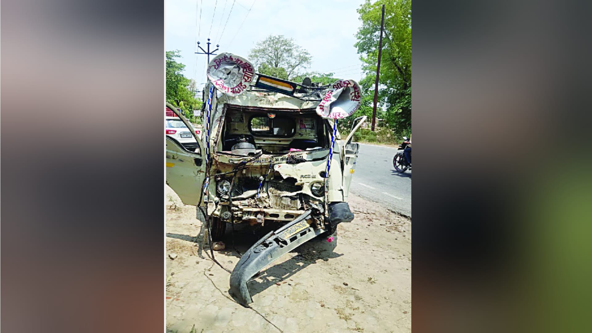 Big Road accident in lucknow Tanker and pickup collide see photos There was no money to carry the dead body