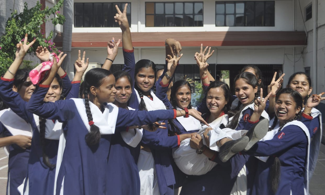 Three daughters of the district in the merit of high school in the state