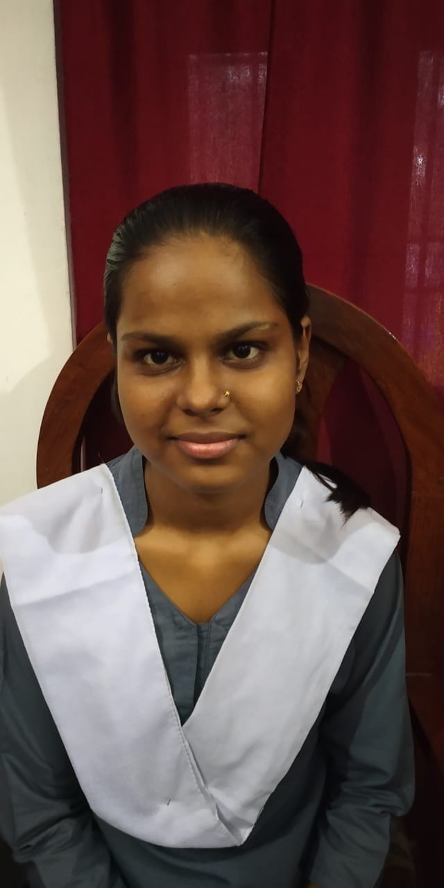 Sneha became district topper in Inter, 9th place in the state
