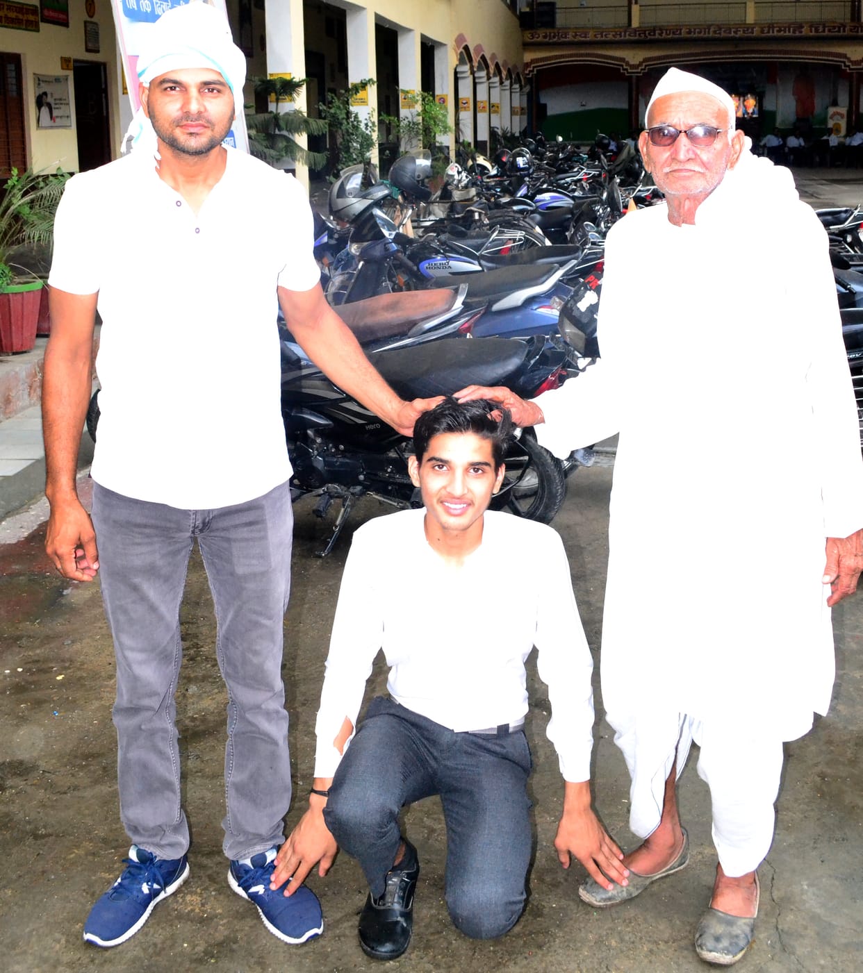 Aryan and Tanishka jointly became district topper in high school