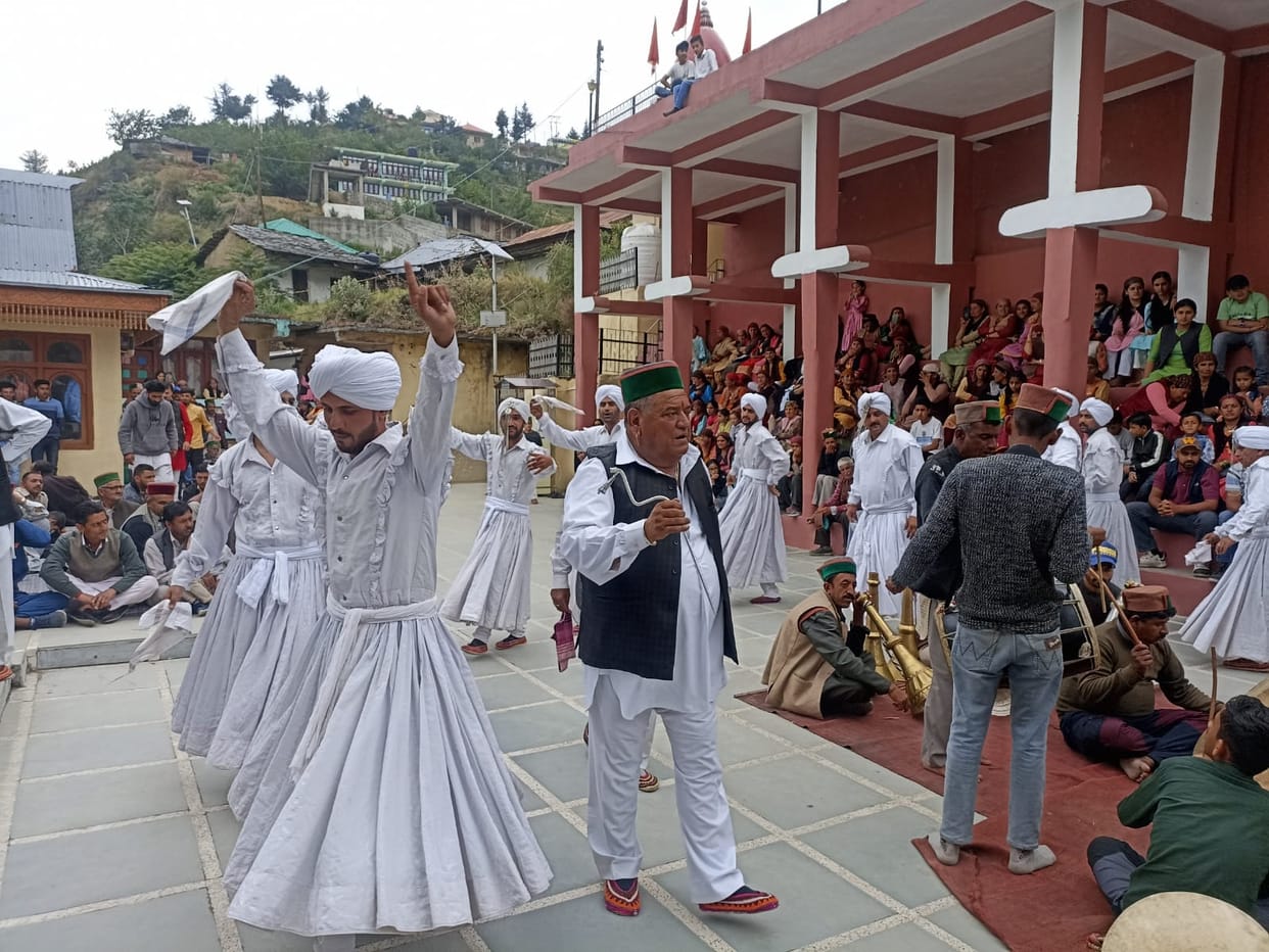 cholti dance in chikhar fair in theog
