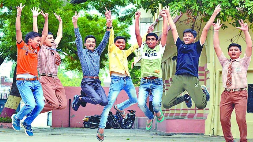 UP Board Result 2022 Agra slum boy Sher Ali Khan passed the high school exam with first division