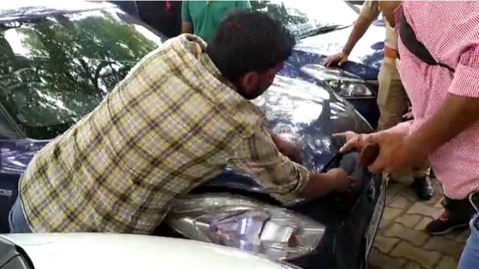 agra police caught vehicle thief gang for stealing five hundred cars