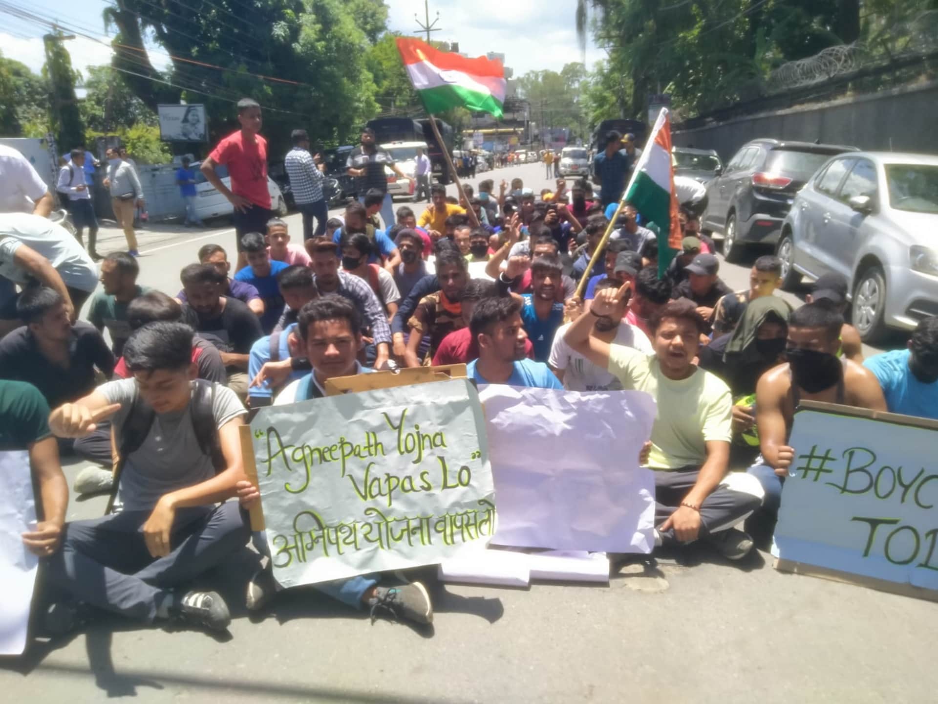 Agnipath Scheme protest, Bharat bandh in uttarakhand ineffective, peaceful demonstration, See Photos