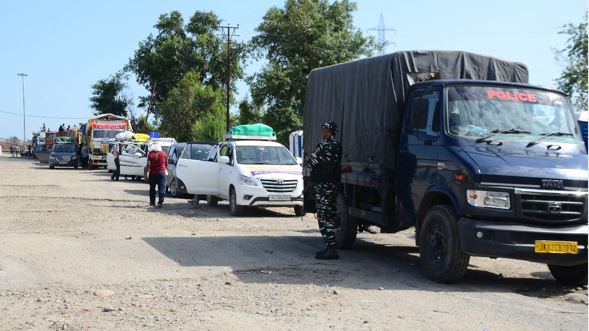 Amarnath Yatra: For first time langar vehicles are being brought in police escort Security tightened regarding sticky bomb and terrorist attacks