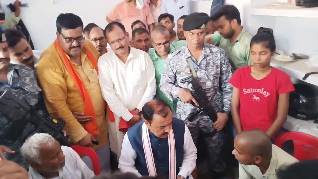 Deputy CM keshav prasad maurya azamgarh visit meet with murdered Maurya couples house to express condolences