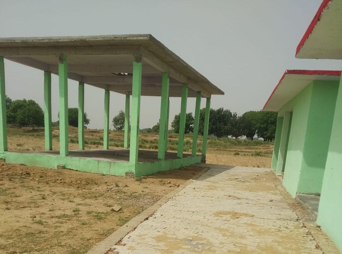 Breakup in funeral site and interlocking construction, case on former head