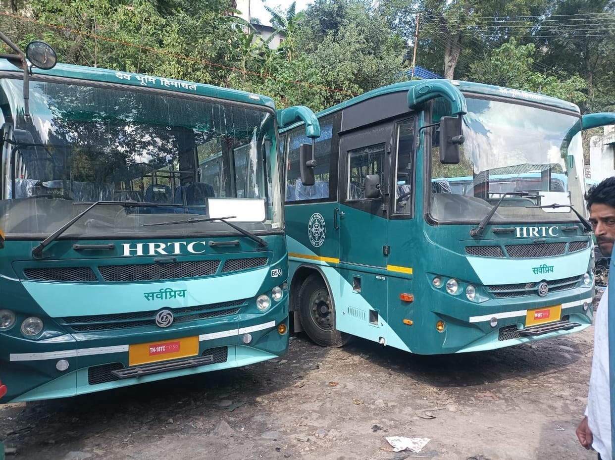 Two AC deluxe buses reached Chamba depot