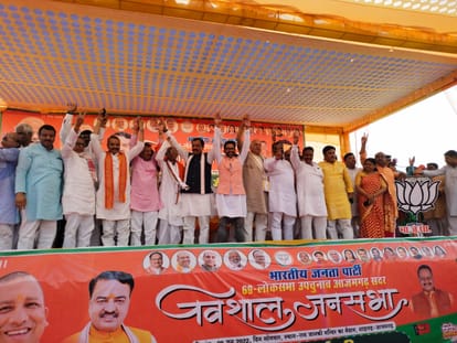Lok Sabha By Election azamgarh Why Akhilesh Yadav distanced himself from chunav prachar Deputy CM Keshav prasad Maurya told reason