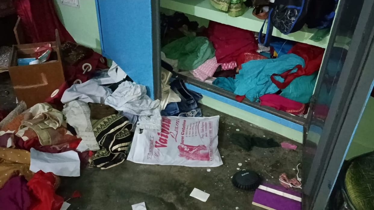 Goods worth lakhs rupee stolen from house of a doctor of district hospital in Lalitpur