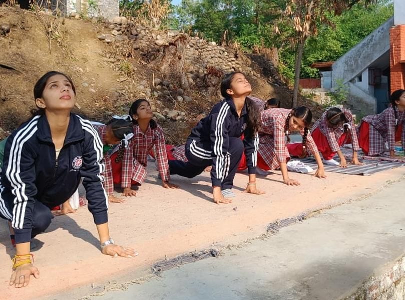 Mass yoga practice will be held at 12 places in the district today