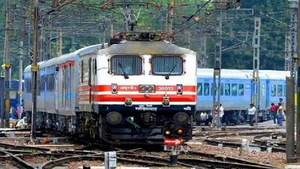 Trains Cancelled Due to Fog: Tickets Will Have To Be Canceled For Five Thousand Passengers